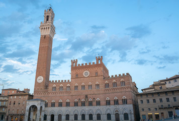 Obraz premium Palazzo Pubblico della Torre del Mangia di Siena, Toscana, Italia