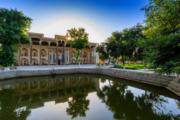 Complex Bolo-hauz - consisting of a mosque, a minaret and a pool, Bukhara, Uzbekistan