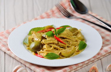 Green curry spaghetti.