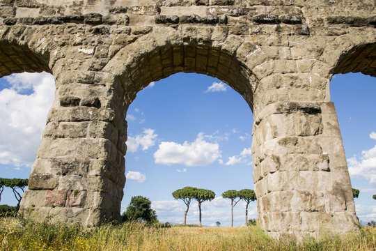 Parco degli acquedotti in estate - Roma