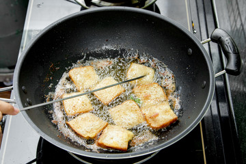 bread with minced pork