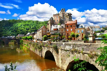 Fotobehang Estaing - een van de mooiste dorpen van Frankrijk © Freesurf