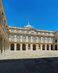 Fototapeta na wymiar Courtyard in the Royal Palace