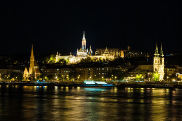Fototapeta na wymiar at night in Budapest Hungary