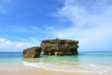沖縄の美しい海と青空