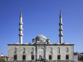 Fototapeta na wymiar New mosque (Yeni Cami) in Istanbul. Turkey
