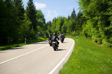 Obraz premium Motorradfahrer auf der Schwarzwaldhochstrasse 