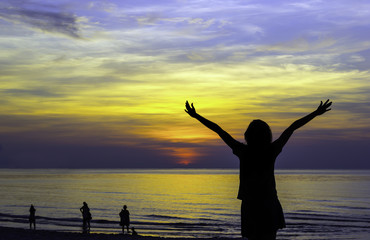 Fototapeta premium People wait for sunrise