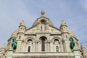 Fototapeta na wymiar Sacre Couer basilica at Montmartre in Paris