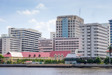 Buildings of Siriraj hospital along river