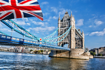 Fototapeta na wymiar Famous Tower Bridge in London, England
