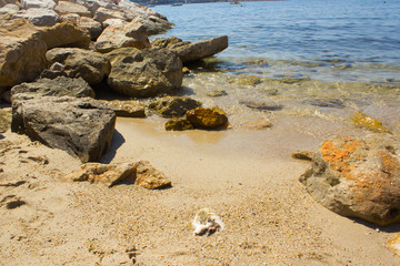 Fototapeta na wymiar plage de méditéranée