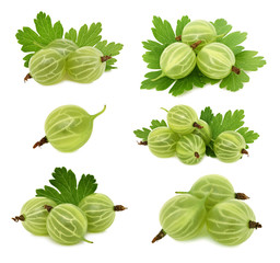 Set ripe green gooseberries with leaves (isolated)