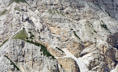 Rettungshubschrauber vor den Drei Zinnen, Südtirol