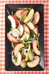 peach salad with rocket