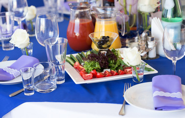 Served table layout