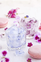 Obraz na płótnie Canvas Flower ice cubes