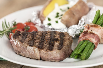 Rinderfilet an Speckbohnen