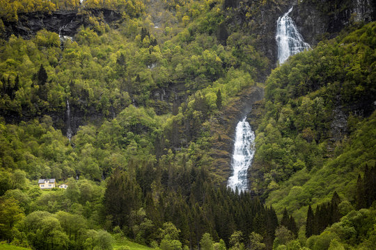 Wasserfall  Wald  