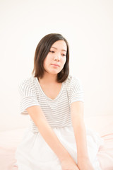Fototapeta premium 憂鬱な気分の女性
