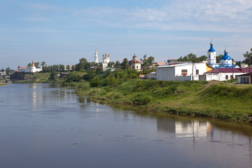 Fototapeta na wymiar Кремль, церкви и монастыри на берегу реки Тура. Верхотурье.