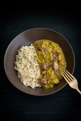 Curry vom Schwein mit Reis