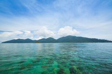 Fototapeta premium Beautiful island and sky in Andaman sea, Thailand.