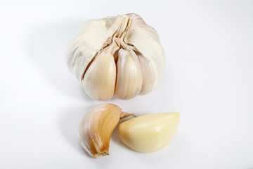 Fototapeta premium Garlic isolated on white background