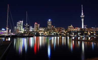 Fototapeta na wymiar Auckland by night