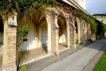 Fototapeta na wymiar Pfarrkirche zu „Unserer lieben Frau“ in Schwaz, Österreich,