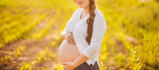 Fototapeta na wymiar pregnant belly