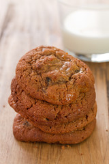 cookies with glass of milk