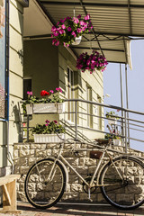Fototapeta na wymiar vintage bicycle near the entrance to the house