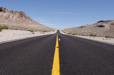 Naklejka premium Death Valley Highway