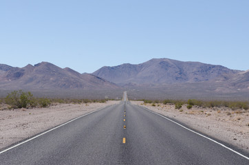 Fototapeta na wymiar Death Valley Highway