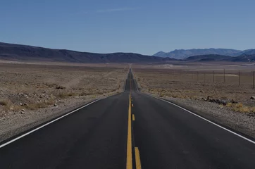 Afwasbaar Fotobehang Natuurpark Death Valley Highway