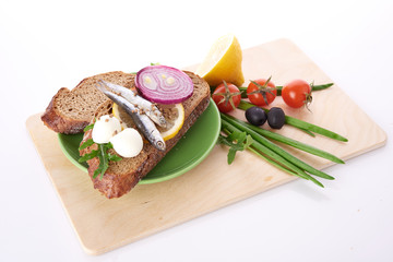 sardines on slice bread