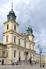 Fototapeta na wymiar Bazylika Świętego Krzyża w Warszawie