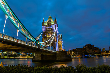 Fototapeta na wymiar Bridge Tower night view