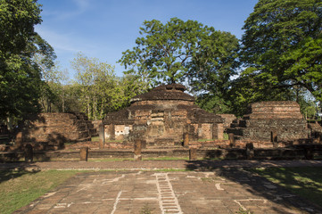 Fototapeta premium ruin of the temple wat Phra That in Kamphaeng Phet