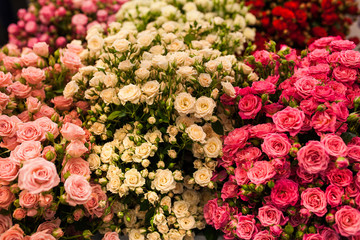 Obraz na płótnie Canvas beautiful bouquet of multicolored roses
