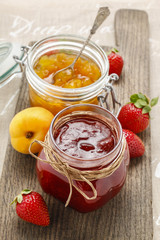 Strawberry and peach jams