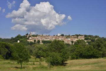 Fototapeta na wymiar Bagnols-en-forêt (83600), département du Var en région Provence-Alpes-Côte-d'Azur, France