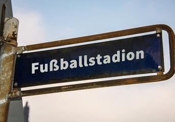 Fototapeta premium Strassenschild 47 - Fussballstadion