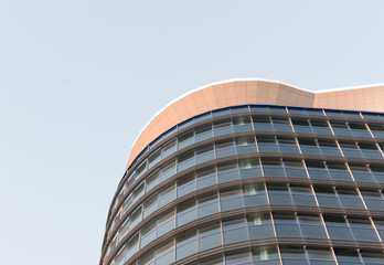 Obraz premium Modern Circular Building Against Clear Sky