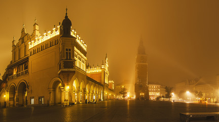 Fototapeta na wymiar Market square in Kracow at night