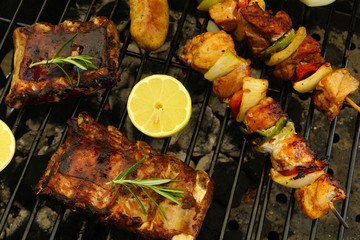 Fleisch auf dem Grill