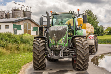 großer Traktor © Ralf Geithe