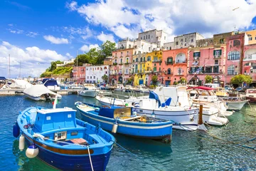Keuken foto achterwand Positano strand, Amalfi kust, Italië prachtige Italiaanse eilanden - Procida (Campanië)