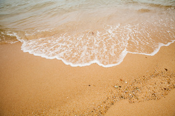 Fototapeta na wymiar Sea wave on beach of tropical ocean.